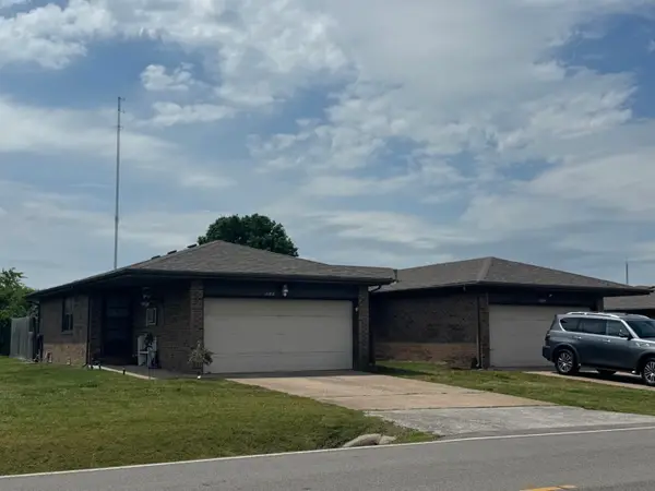 923-925 N Main Avenue, Republic, MO 65738