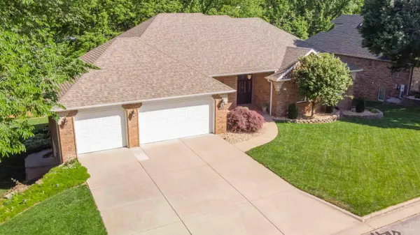 2518 N Skyview Lane, Ozark, MO 65721