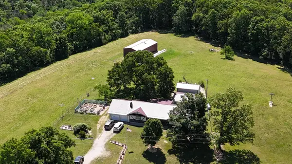 25997 State Highway 76, Cassville, MO 65625
