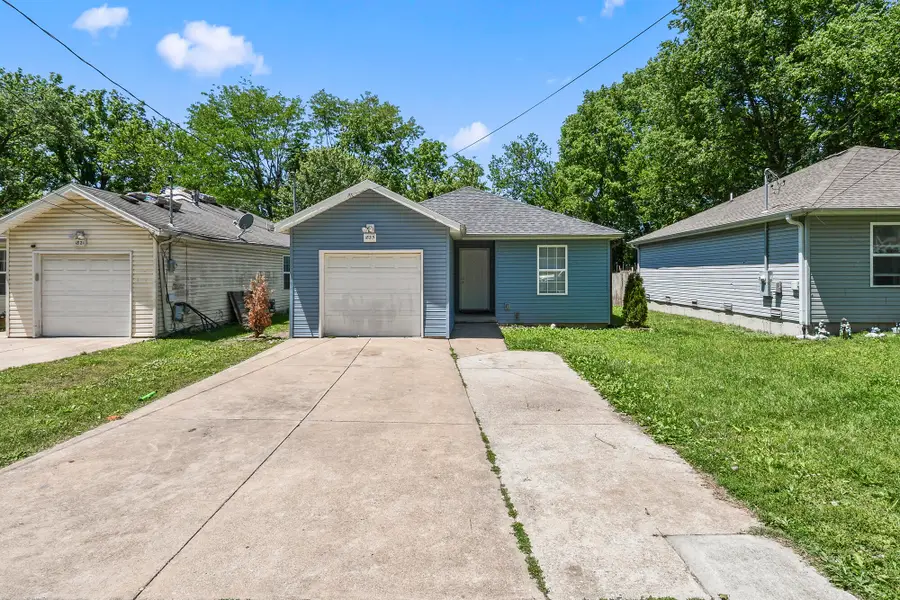 1825 N Hillcrest Avenue, Springfield, MO 65802 - #3