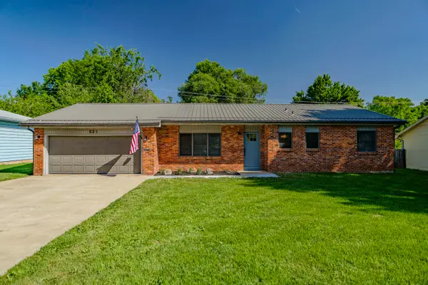 821 E Edgewood Street, Springfield, MO 65807