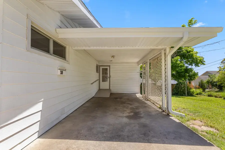 218 N 4th Street, Branson, MO 65616 - #2