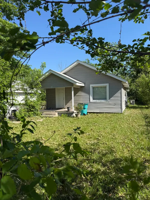 1637 W Florida Street, Springfield, MO 65803
