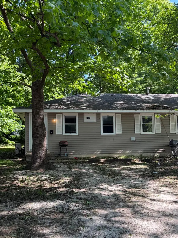 1121 W Elm Arcade, Springfield, MO 65806