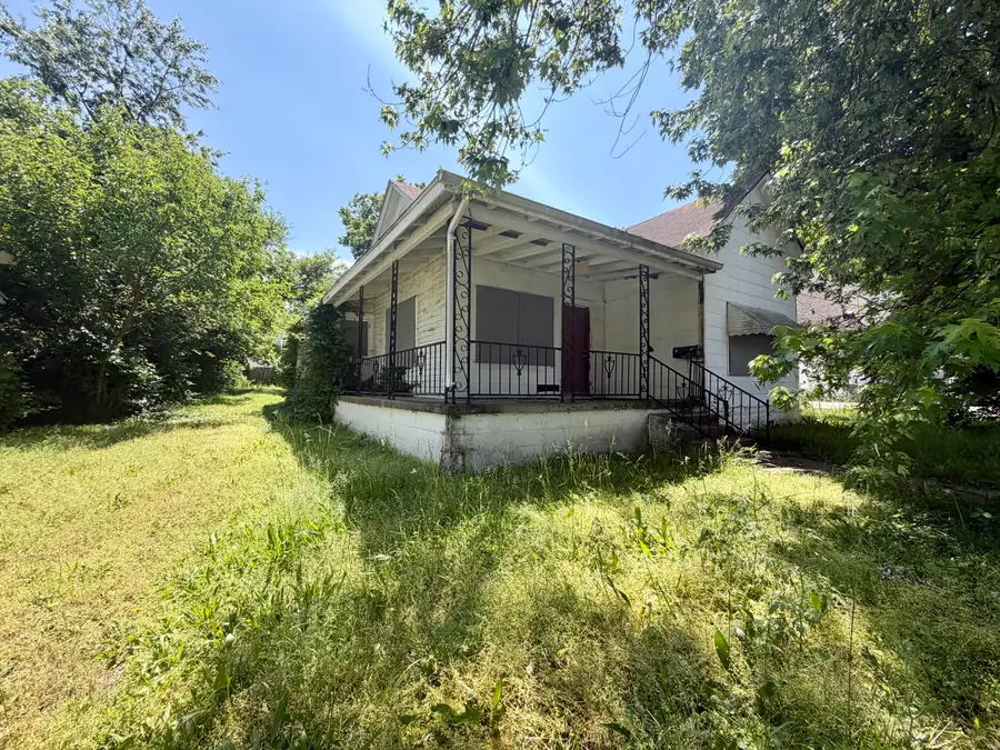 620 S Douglas Avenue, Springfield, MO 65806 - #2