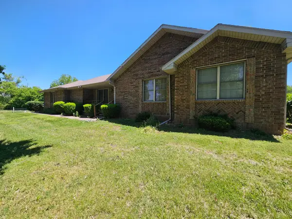 506 Moon Valley Road, Ozark, MO 65721