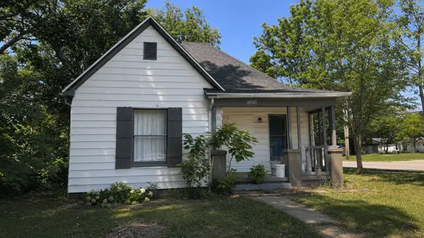 2057 N Pickwick Avenue, Springfield, MO 65803