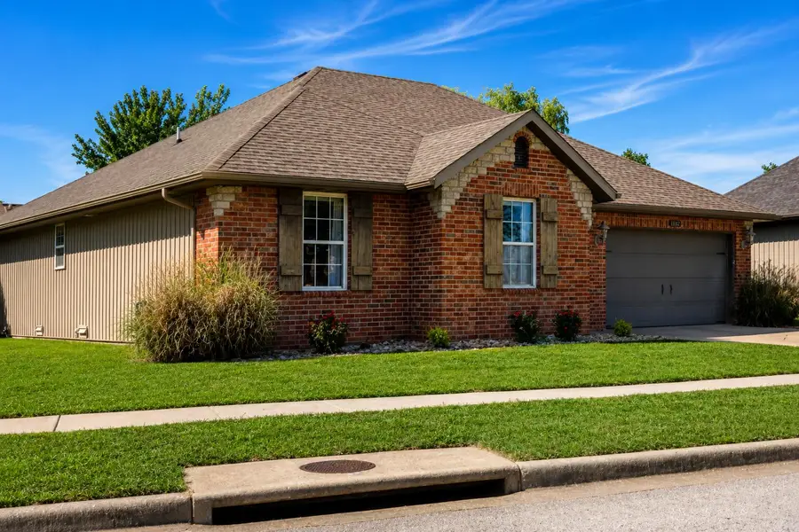 1107 N Gretchen Street, Nixa, MO 65714 - #2