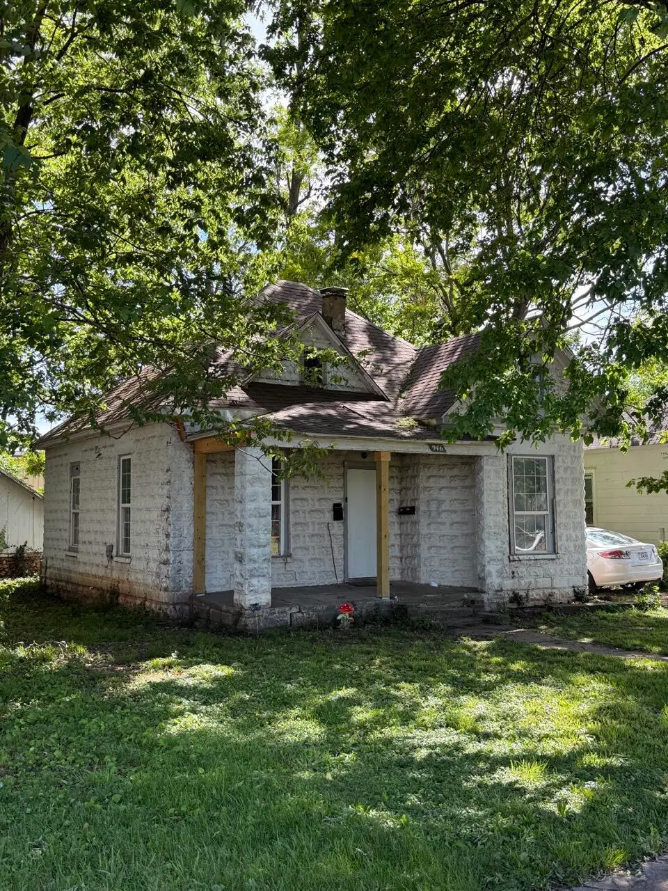946 W Poplar Street, Springfield, MO 65802 - #1