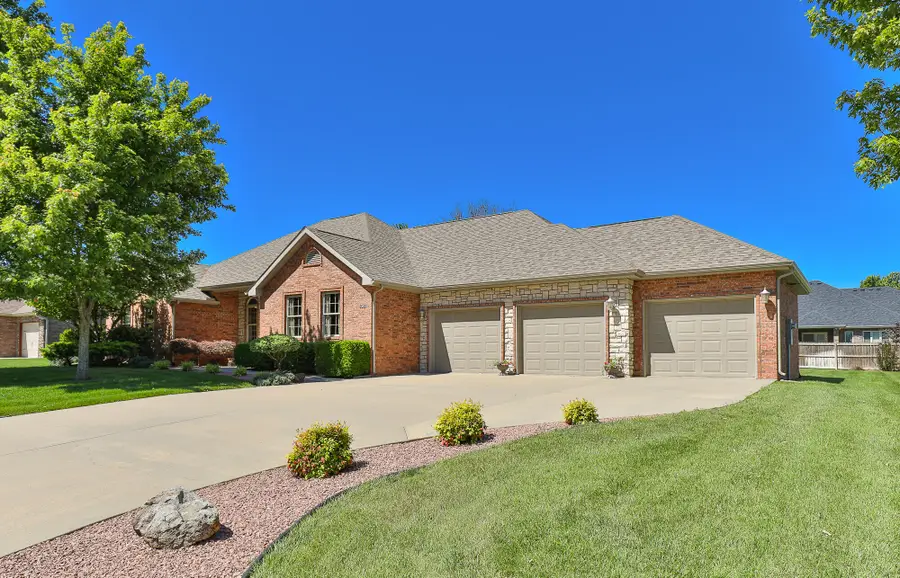 1361 S Charles Place, Bolivar, MO 65613 - #3