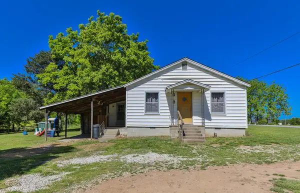 1770 W Parkview Street, Bolivar, MO 65613
