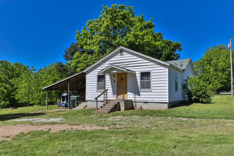 1770 W Parkview Street, Bolivar, MO 65613 - #2