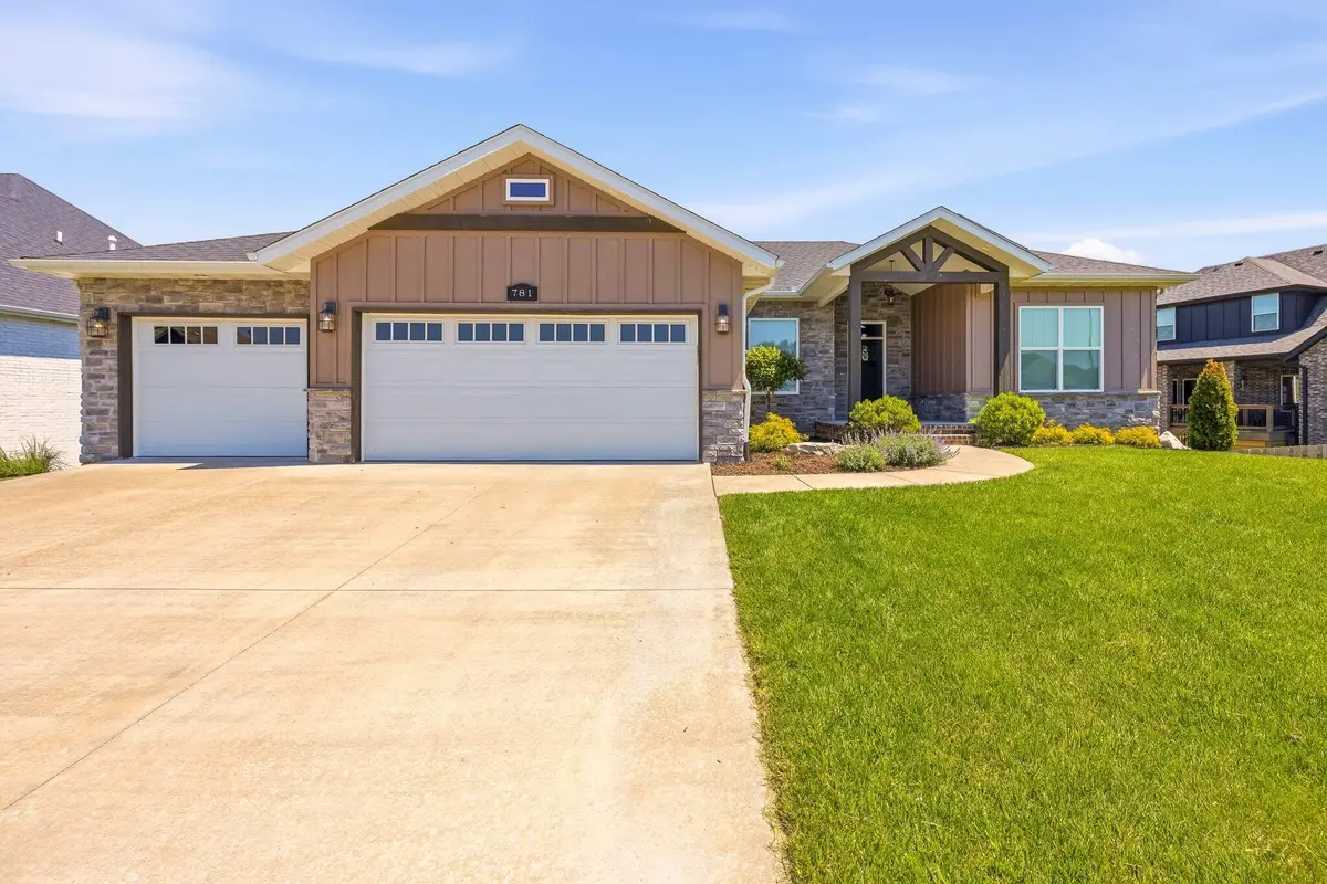 781 N Fox Hill Circle, Nixa, MO 65714 - #1
