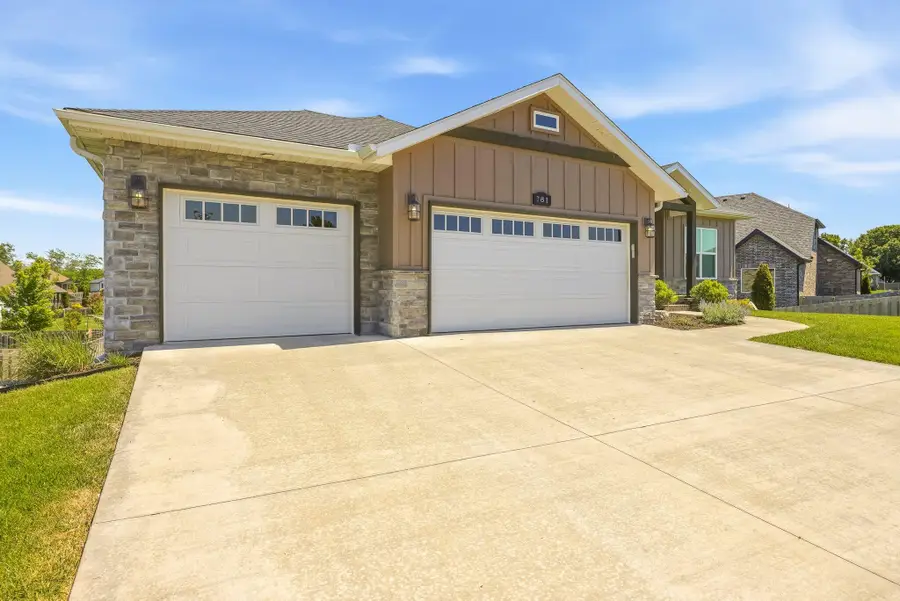 781 N Fox Hill Circle, Nixa, MO 65714 - #3