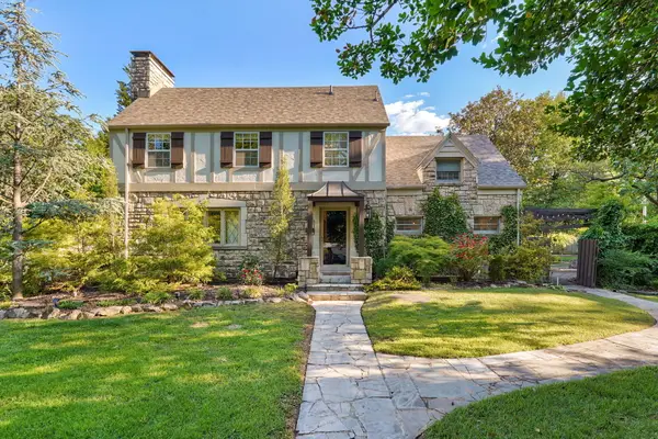 956 E University Street, Springfield, MO 65807