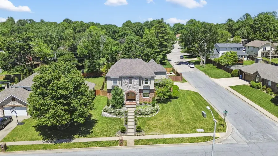 903 E Gaslight Drive, Springfield, MO 65810 - #2