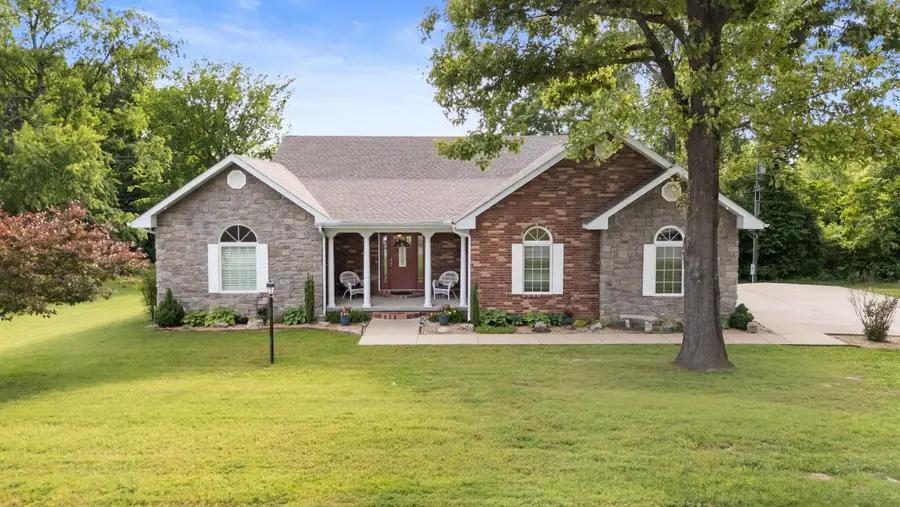 204 Mcfarland Avenue, Cassville, MO 65625 - #3