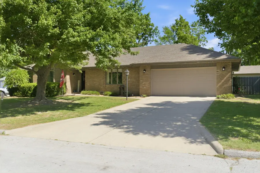 1107 W Crane Drive, Nixa, MO 65714 - #2