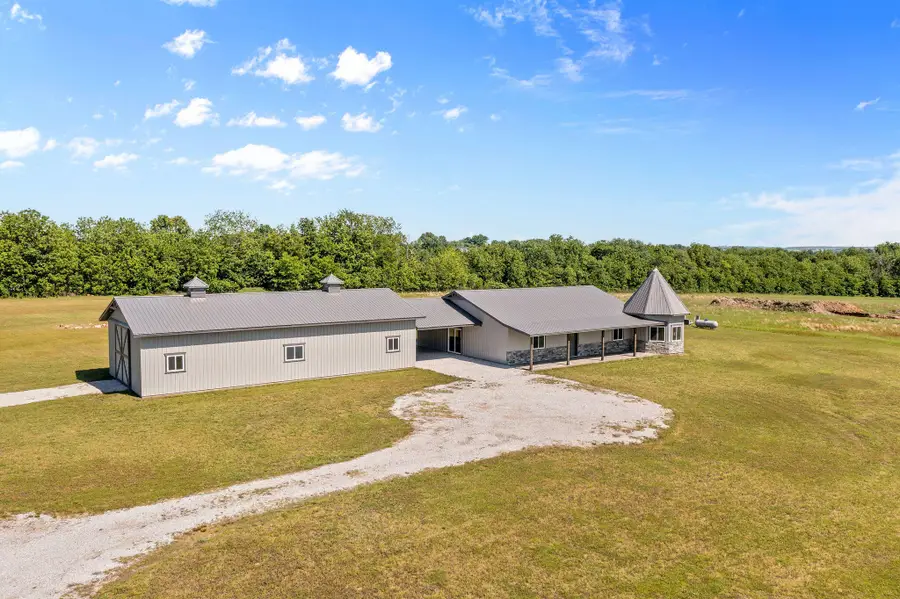4426 S 86th Road, Bolivar, MO 65613 - #2