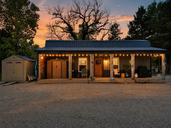 24902 County Road 318, Pittsburg, MO 65724