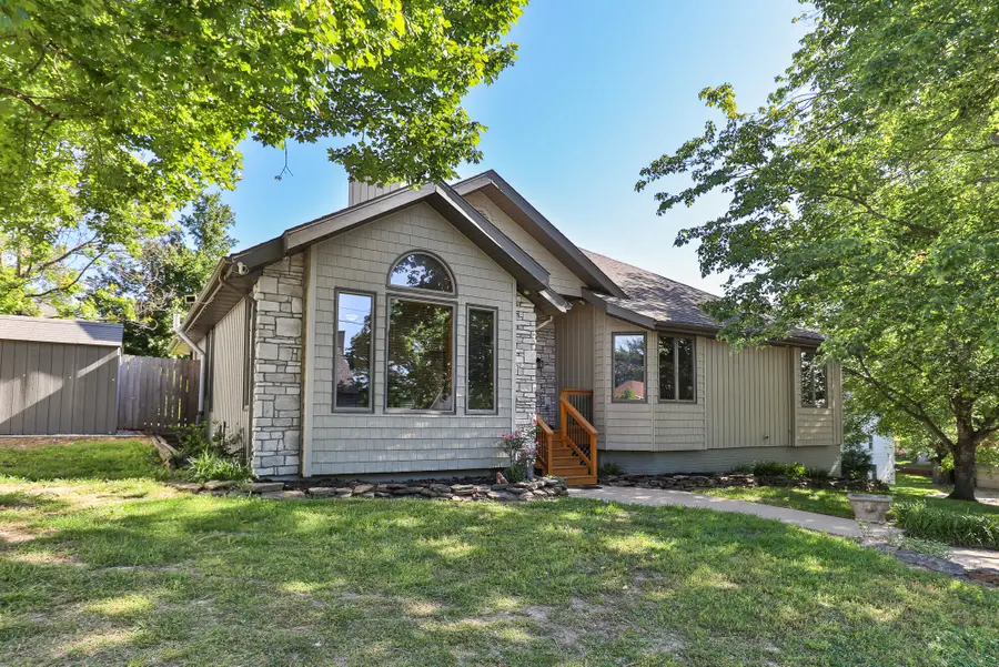 639 E Mcarthur Drive, Springfield, MO 65810 - #2