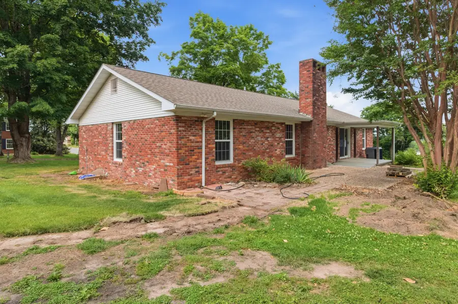 1326 W Broadway Street, West Plains, MO 65775 - #2
