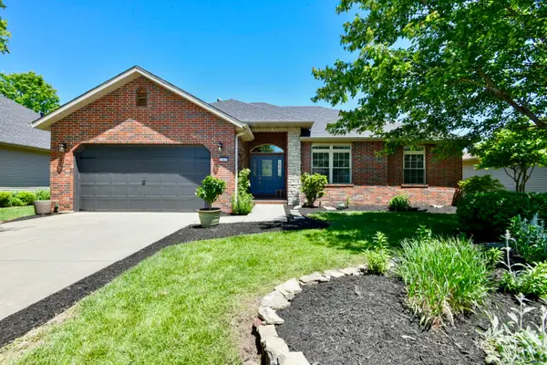 768 S Hackberry Avenue, Nixa, MO 65714