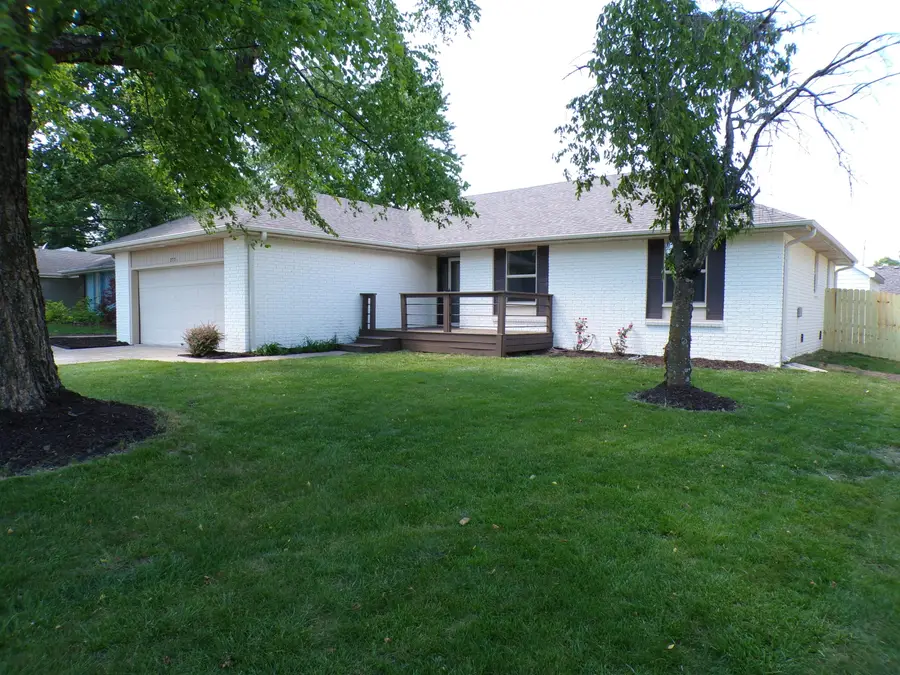 2735 W Westview Street, Springfield, MO 65807 - #2