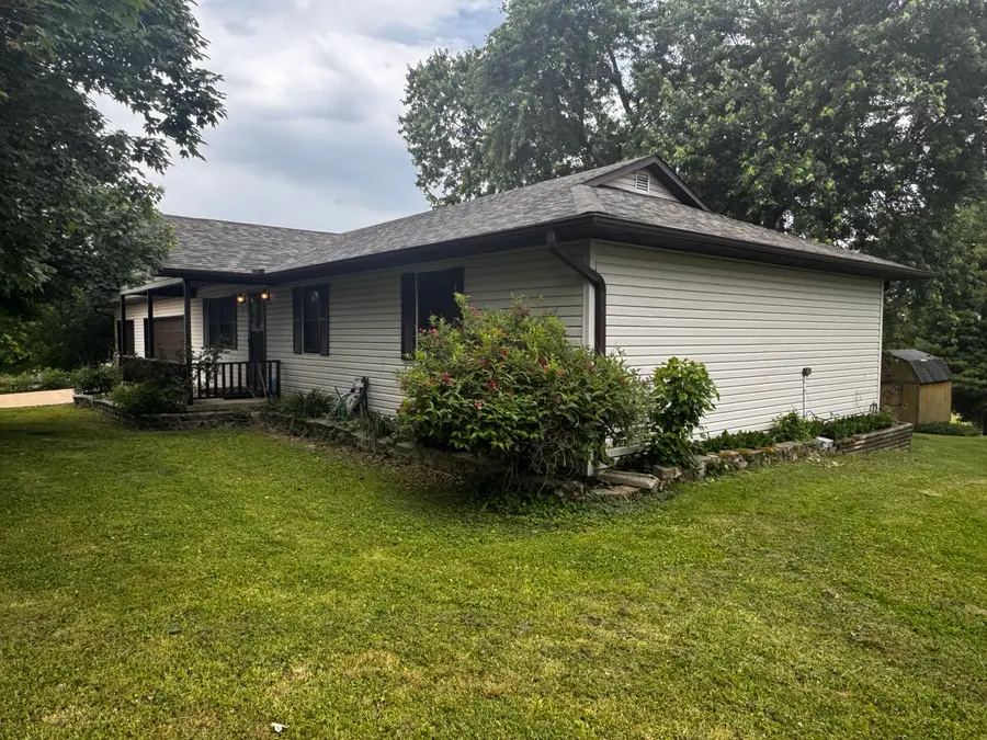 1017 N Summit Avenue, Willow Springs, MO 65793 - #3