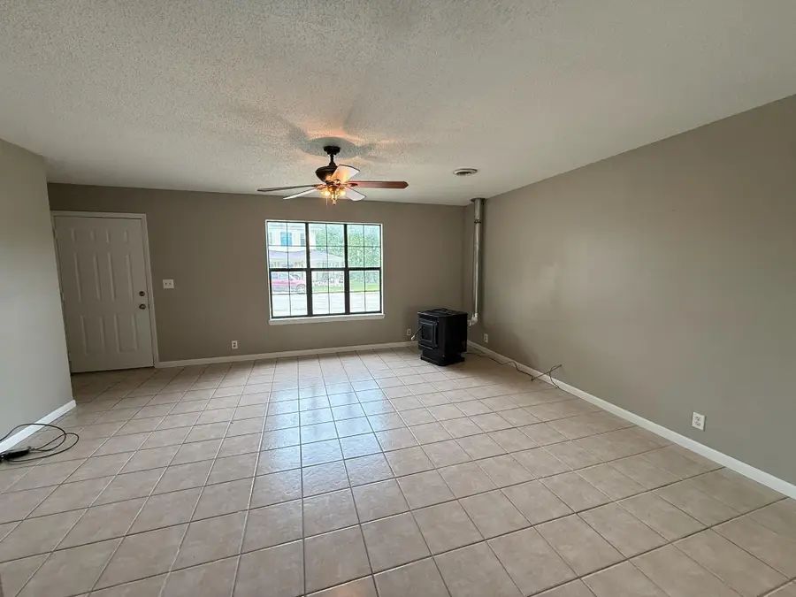 301 Luyster Street, Koshkonong, MO 65692 - #3