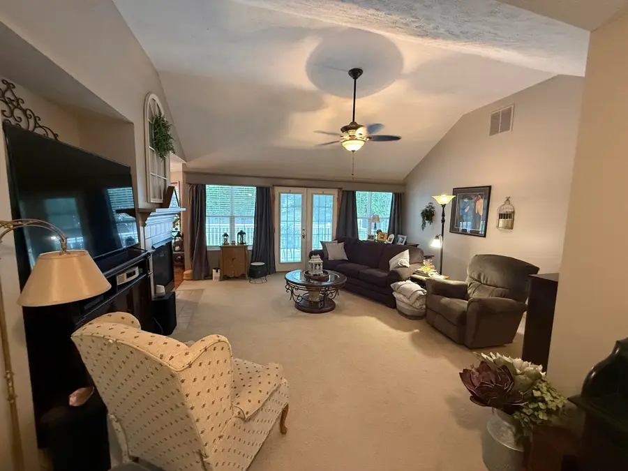 2728 S Jonathan Avenue, Springfield, MO 65807 - #3