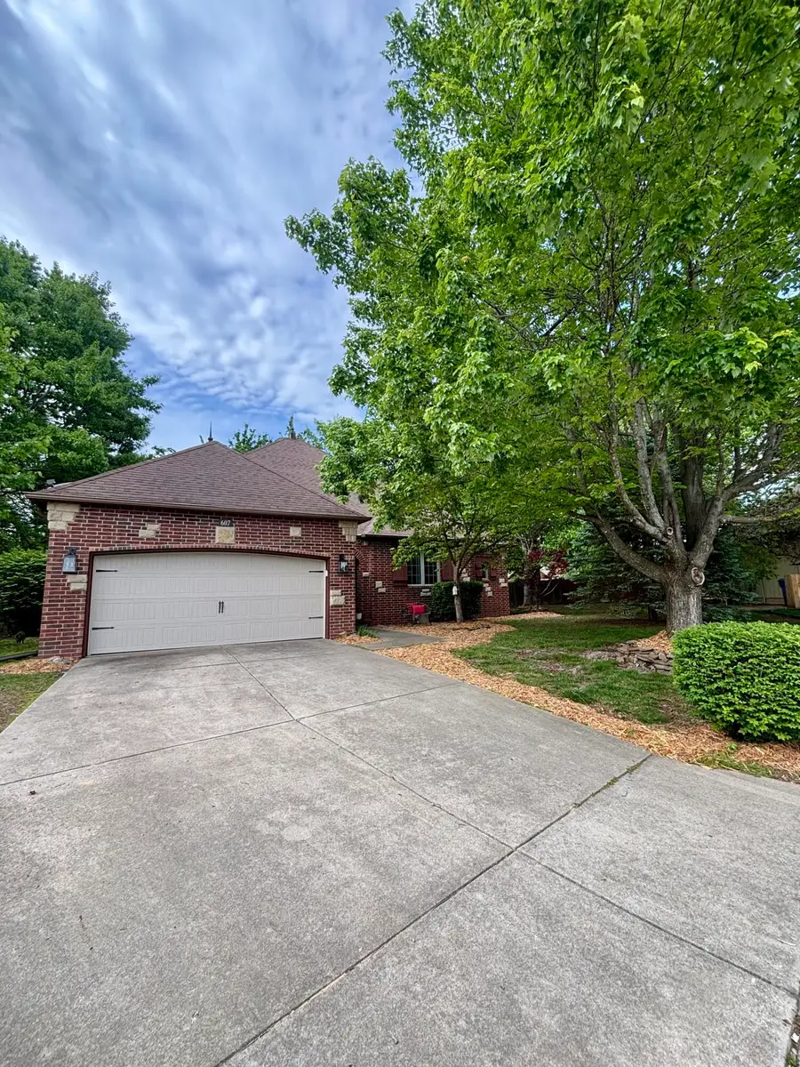 607 E Falls Circle, Ozark, MO 65721 - #2