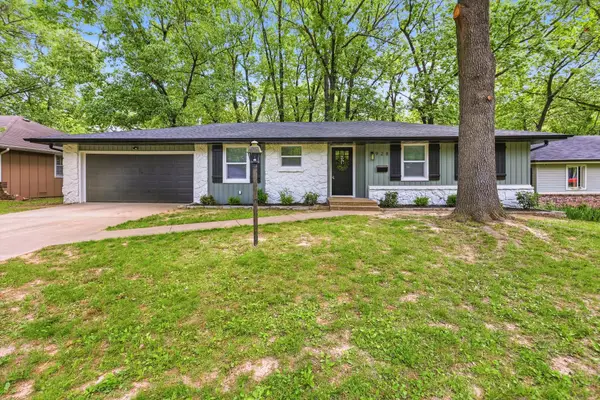 928 S Coach Light Avenue, Springfield, MO 65802