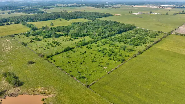 18204 Lawrence 2140, Aurora, MO 65605