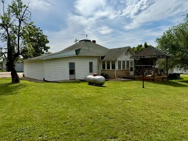 110 N Pine Street, Mountain View, MO 65548 - #3