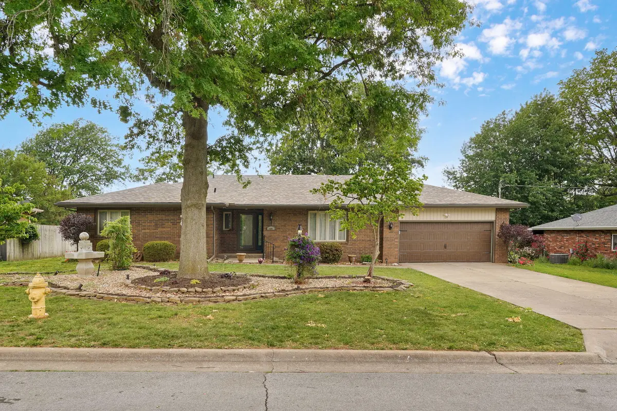 3301 N Fremont Avenue, Springfield, MO 65803 - #1