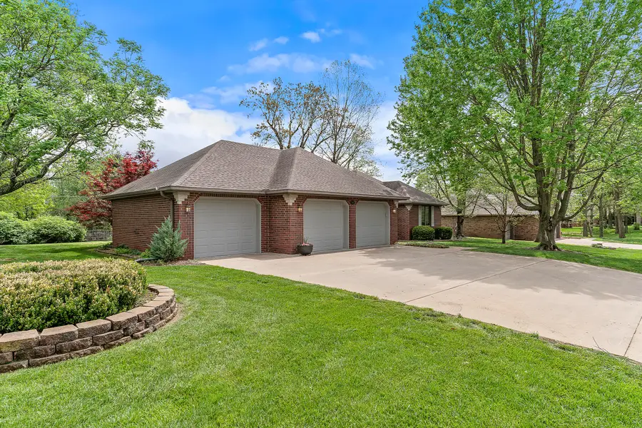 200 N Harmon Avenue, Republic, MO 65738 - #2