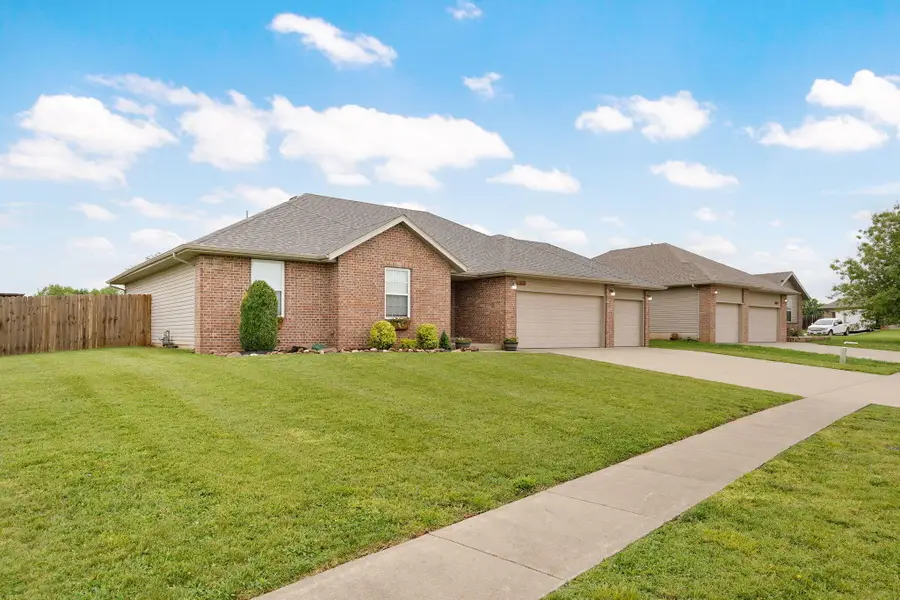 1071 S Tanner Drive, Springfield, MO 65802 - #3