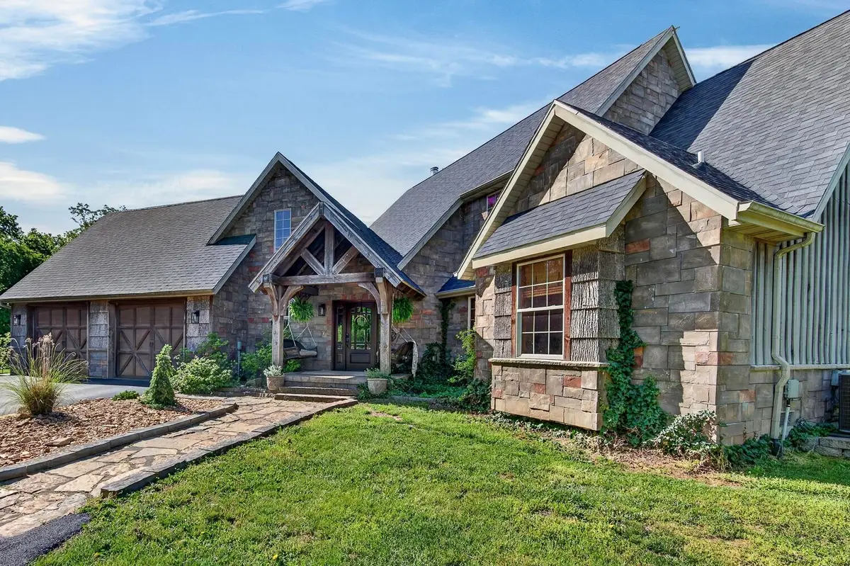9106 E Farm Road 134, Strafford, MO 65757 - #1