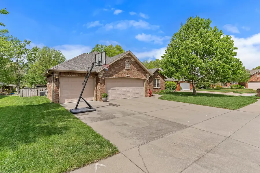 4433 S Appleton Drive, Springfield, MO 65810 - #2