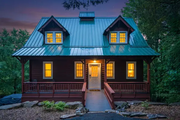 236 Crooked Lane, Blue Eye, MO 65611