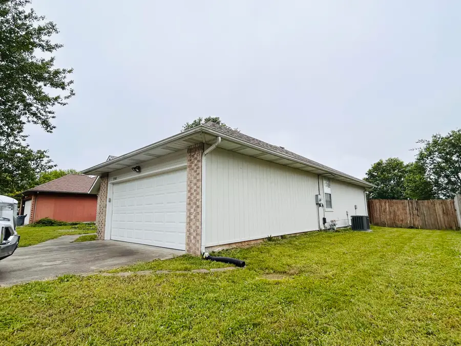 2306 W Rockwood Street, Springfield, MO 65807 - #3
