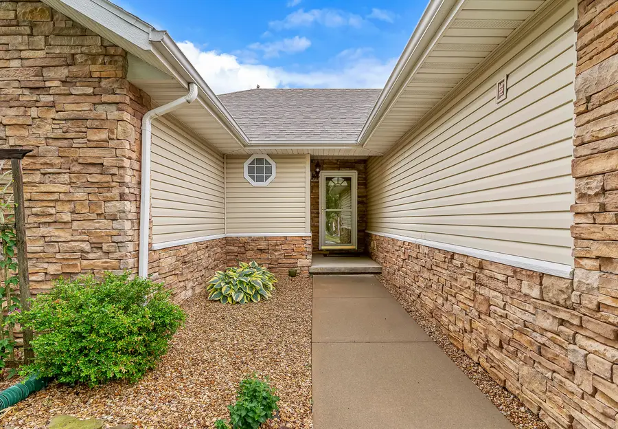 735 N White Rock Avenue, Republic, MO 65738 - #2