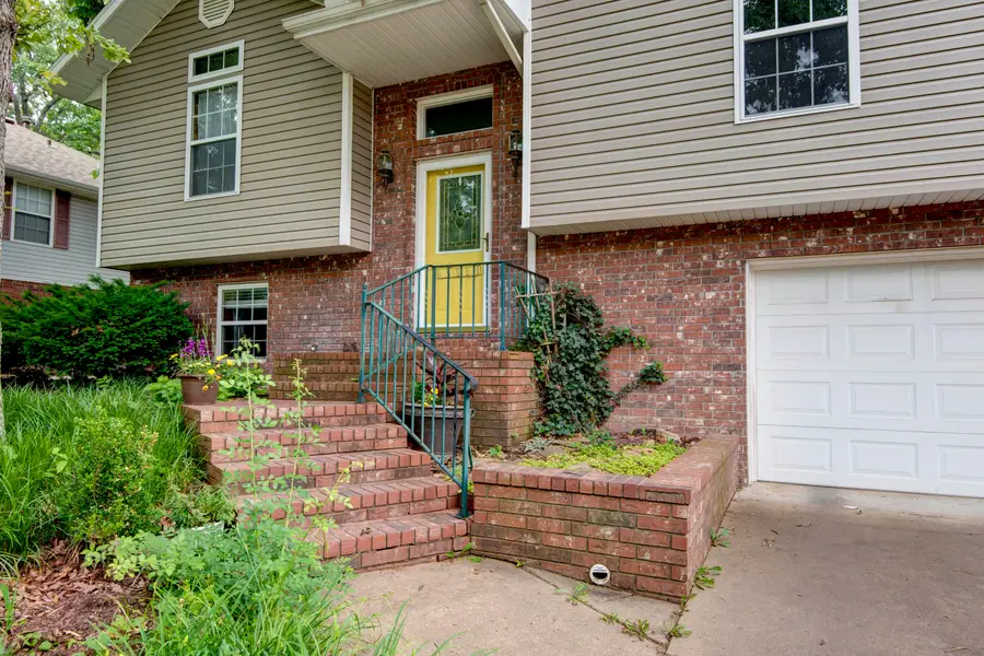 1016 Daniels Street, Aurora, MO 65605 - #3
