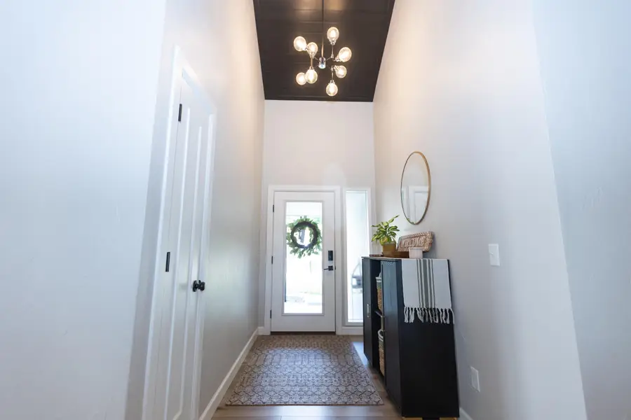 1241 E Highpoint Street, Springfield, MO 65804 - #2