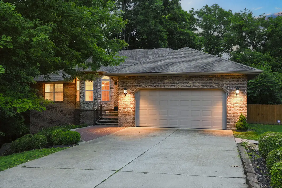 902 S 14th Avenue, Ozark, MO 65721 - #1