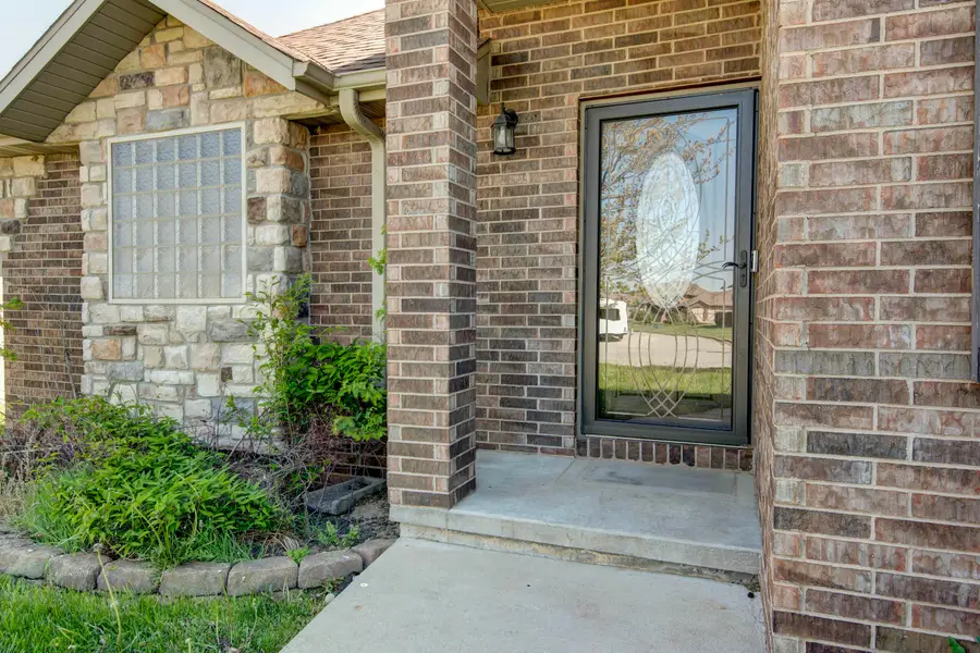 1382 S Cumberland Avenue, Republic, MO 65738 - #2