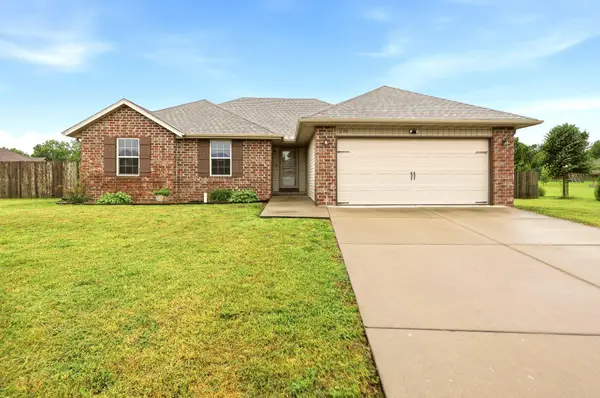 276 E Garnet Drive, Republic, MO 65738