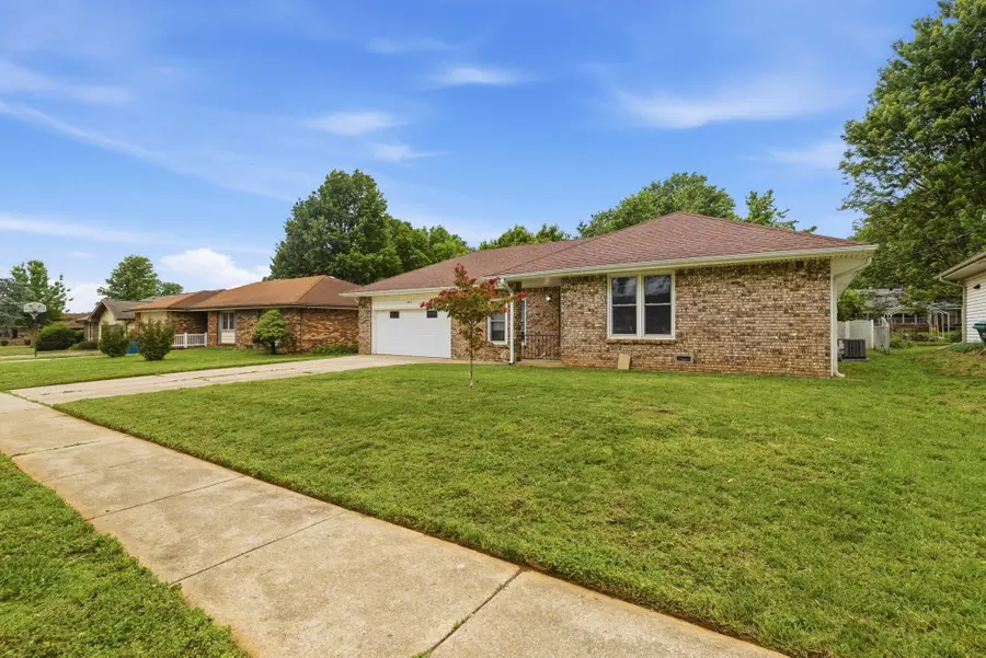 3317 S Benton Avenue, Springfield, MO 65807 - #2