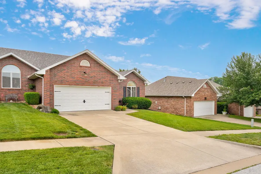 1622 W Swallow Street, Springfield, MO 65810 - #2